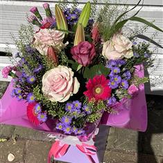 Seasonal aqua posy box 